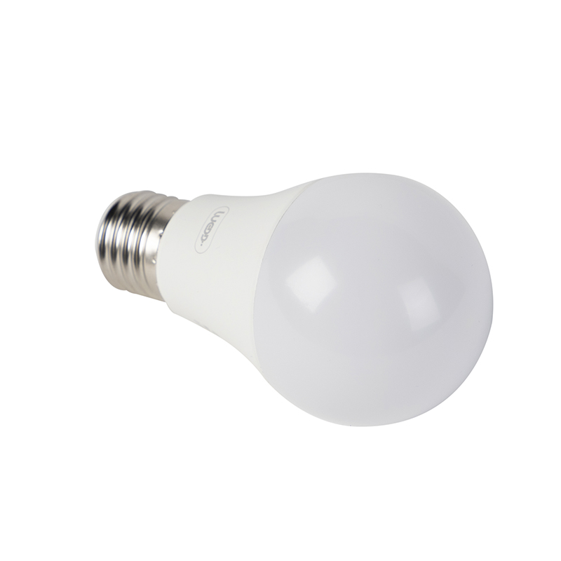 lampe led intelligente e27 rgbw a60 9w 806 lm 2200-4000k