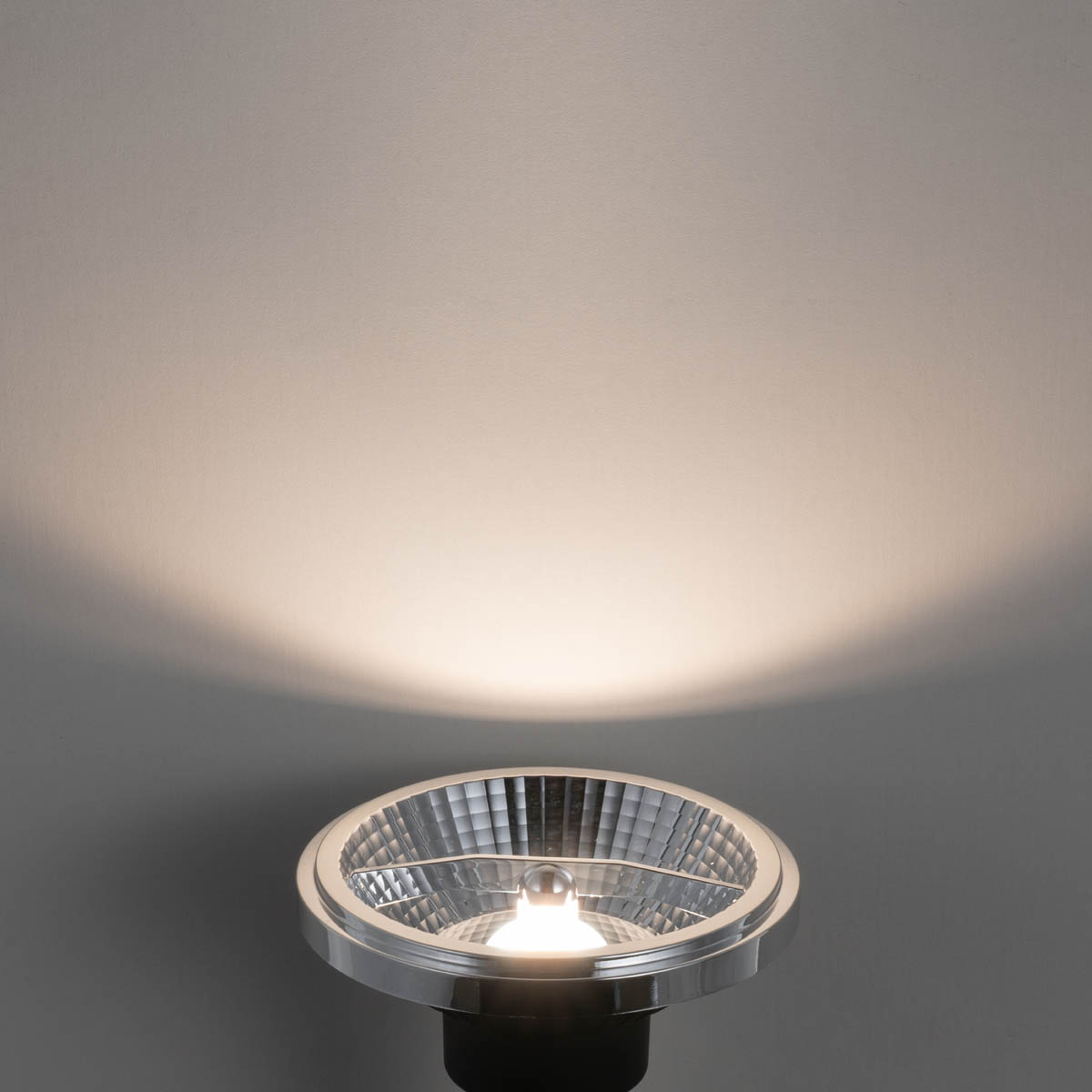 Lámpara LED GU10 AR111 regulable en 3 pasos en Kelvin 10W 800 lm 2700 - 3700K