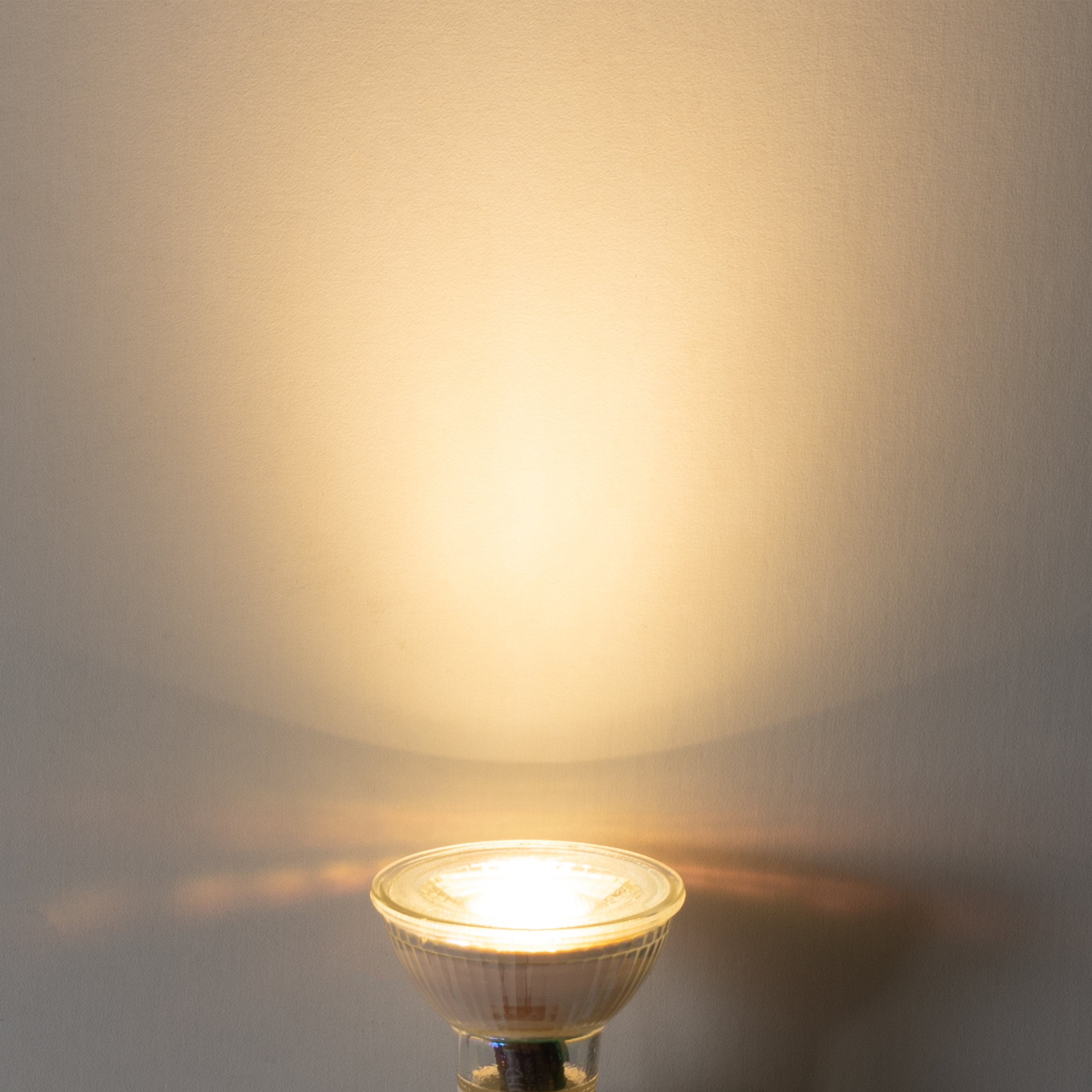 Ampoule LED GU10 dimmable 7W 600lm 3000K