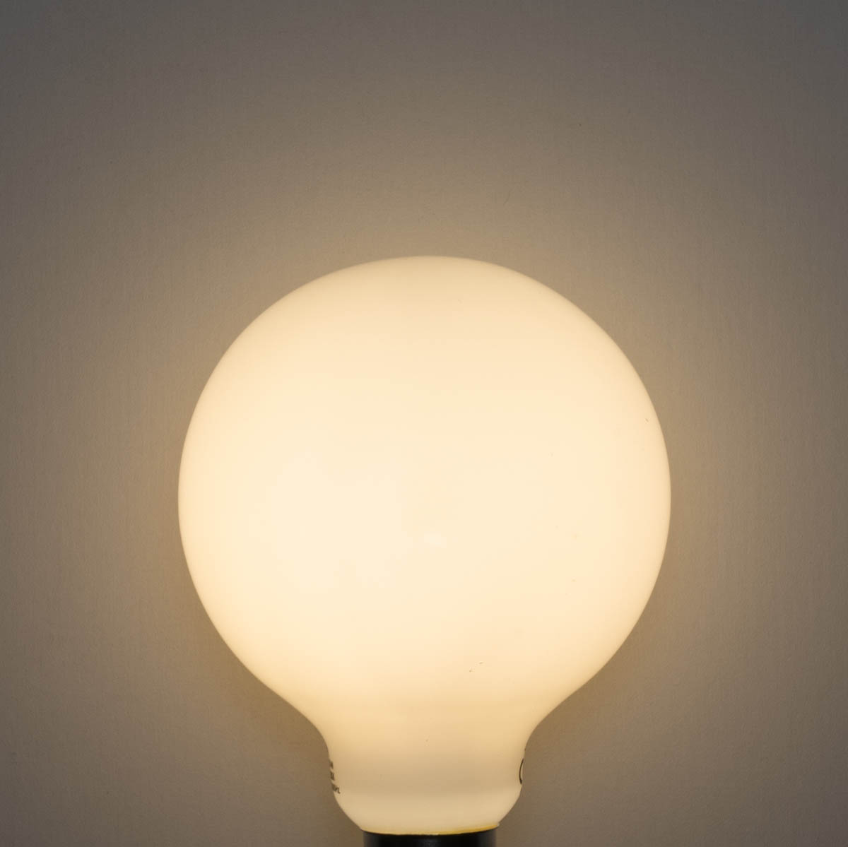 Lot de 5 Ampoule LED E27 à intensité variable 3 niveaux, verre opale G95, 4 W, 450 lm, 3000 K