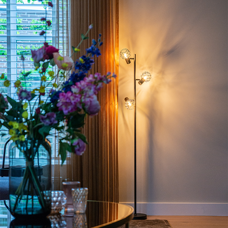 Inteligentná stojaca lampa čierna nastaviteľná vrátane 3 WiFi P45 - sieťka Inteligentná stojaca lampa čierna nastaviteľná vrátane 3 WiFi P45 - sieťka