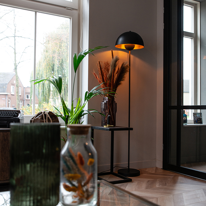 Industriële vloerlamp zwart met goud 160 cm - Magnax Industriële vloerlamp zwart met goud 160 cm - Magnax