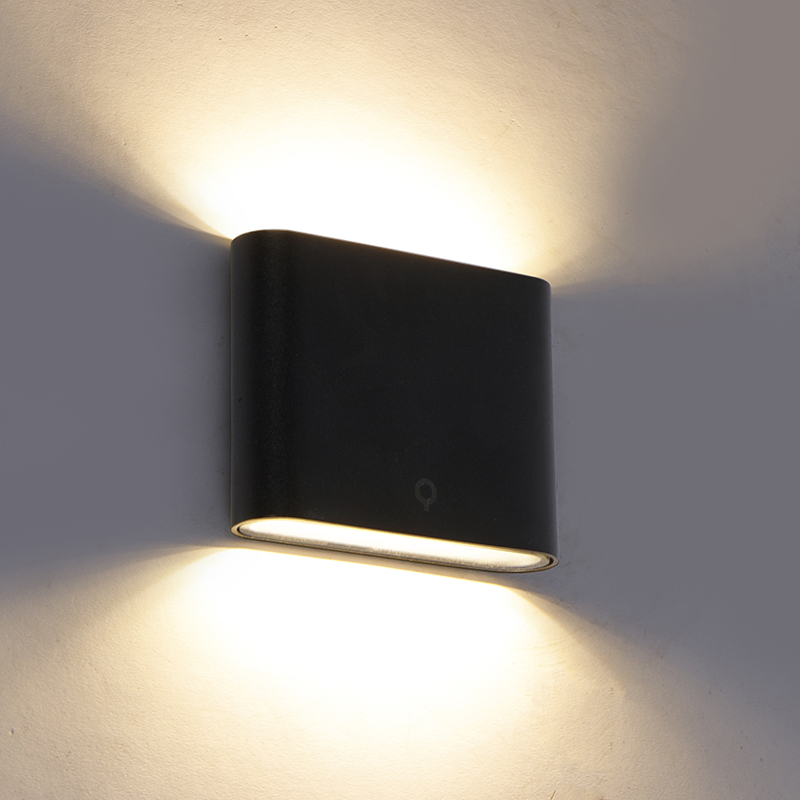 Moderne buitenwandlamp zwart 11,5 cm incl. LED IP65 - Batt Moderne buitenwandlamp zwart 11,5 cm incl. LED IP65 - Batt