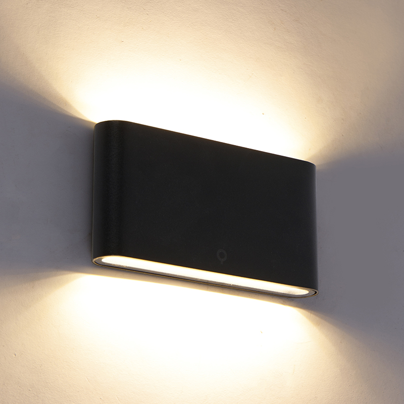 Moderne buitenwandlamp zwart 17,5 cm incl. LED IP65 - Batt Moderne buitenwandlamp zwart 17,5 cm incl. LED IP65 - Batt