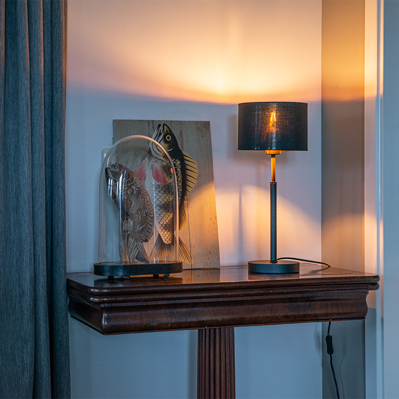 Moderne tafellamp stoffen kap zwart met goud - VT 1 Moderne tafellamp stoffen kap zwart met goud - VT 1