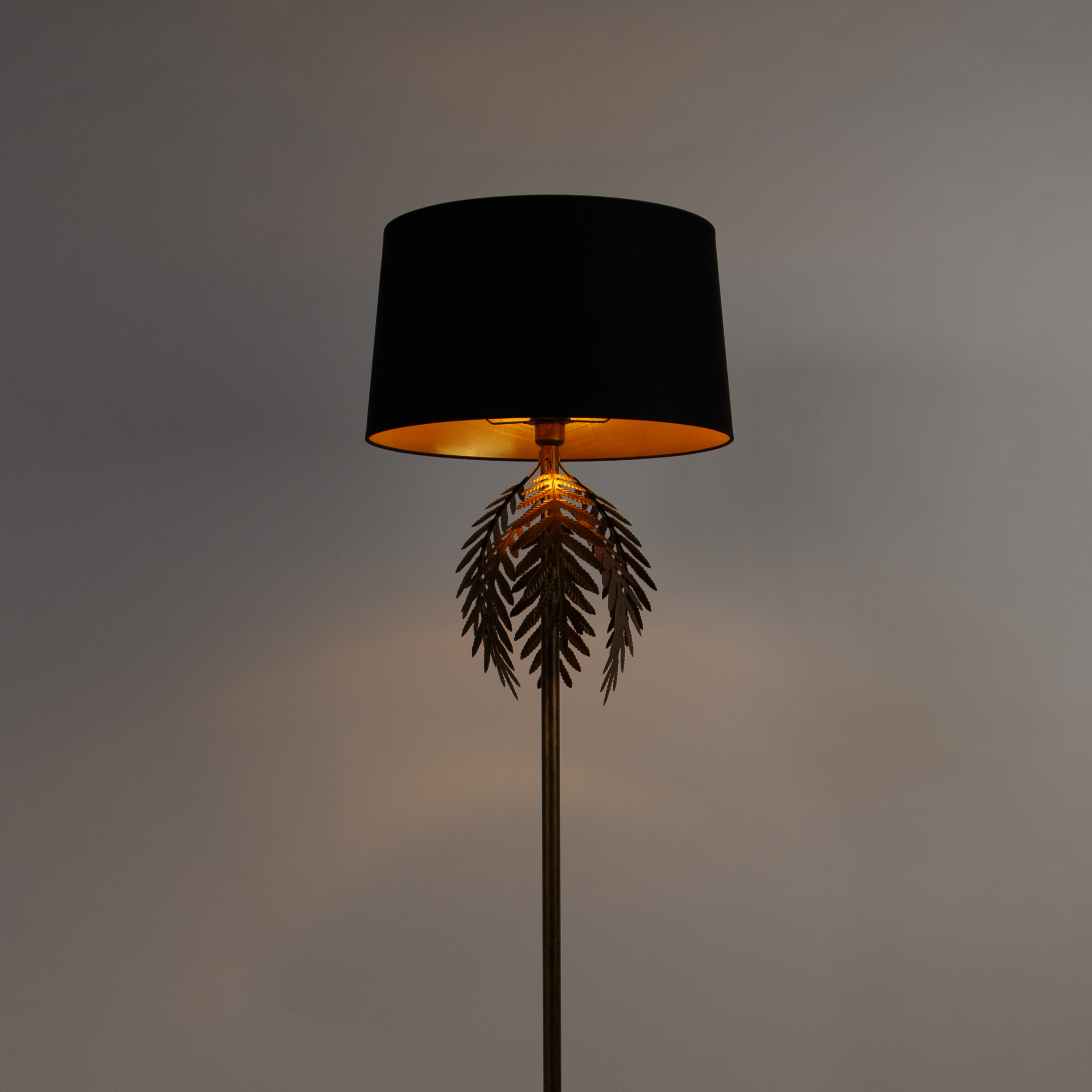 lampadaire vintage or avec abat-jour en coton noir - botanica