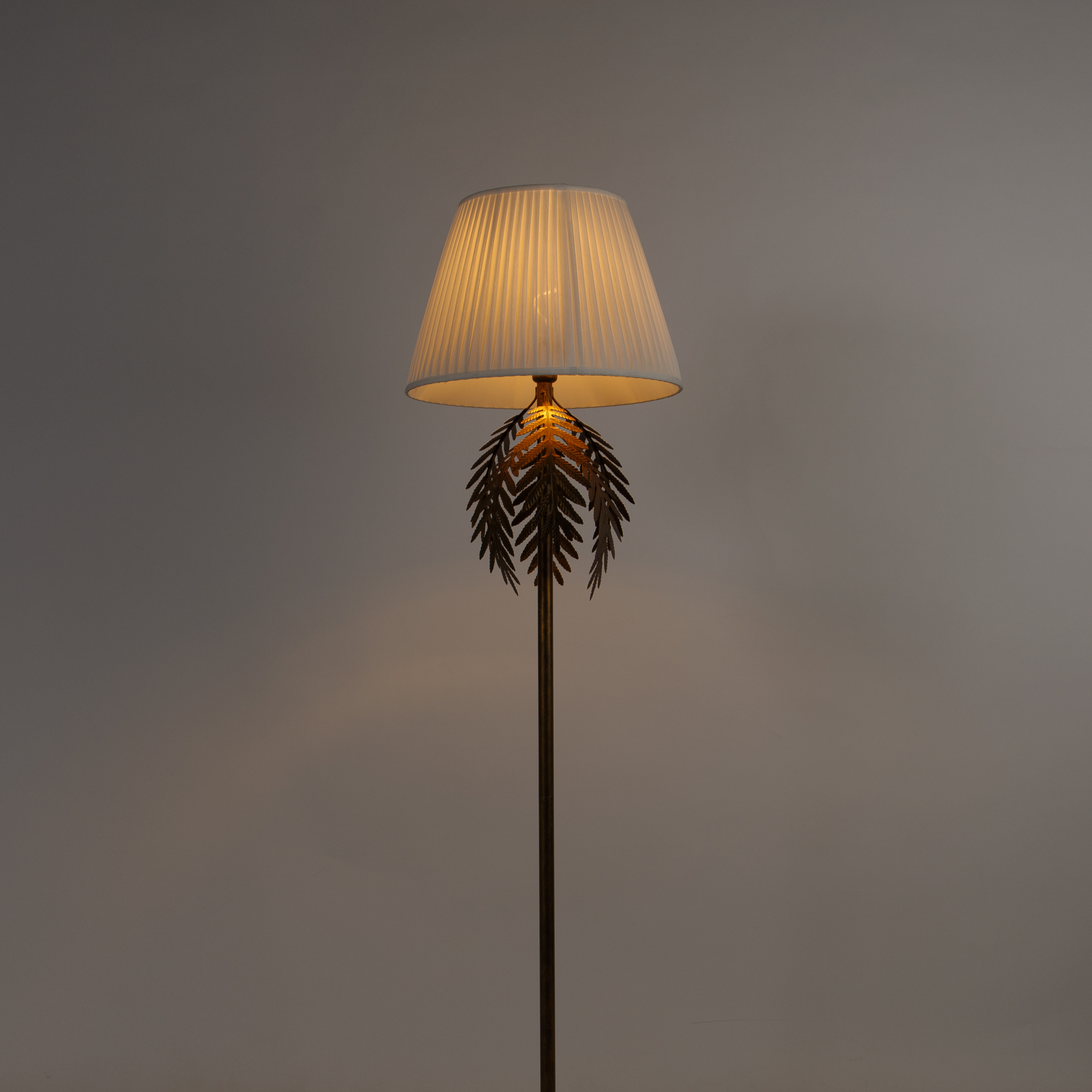 lampadaire vintage or avec abat-jour plissé blanc 45 cm - botanica