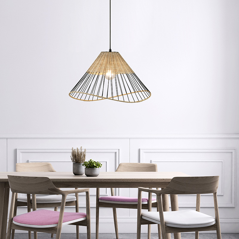 Landelijke hanglamp zwart met riet - Treccia Landelijke hanglamp zwart met riet - Treccia
