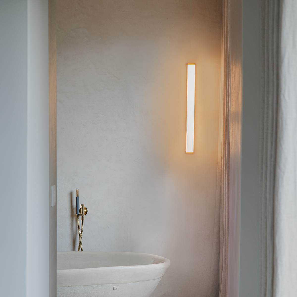 Image of Lampada da parete per bagno in ottone 62 cm con LED IP44 - Cascada