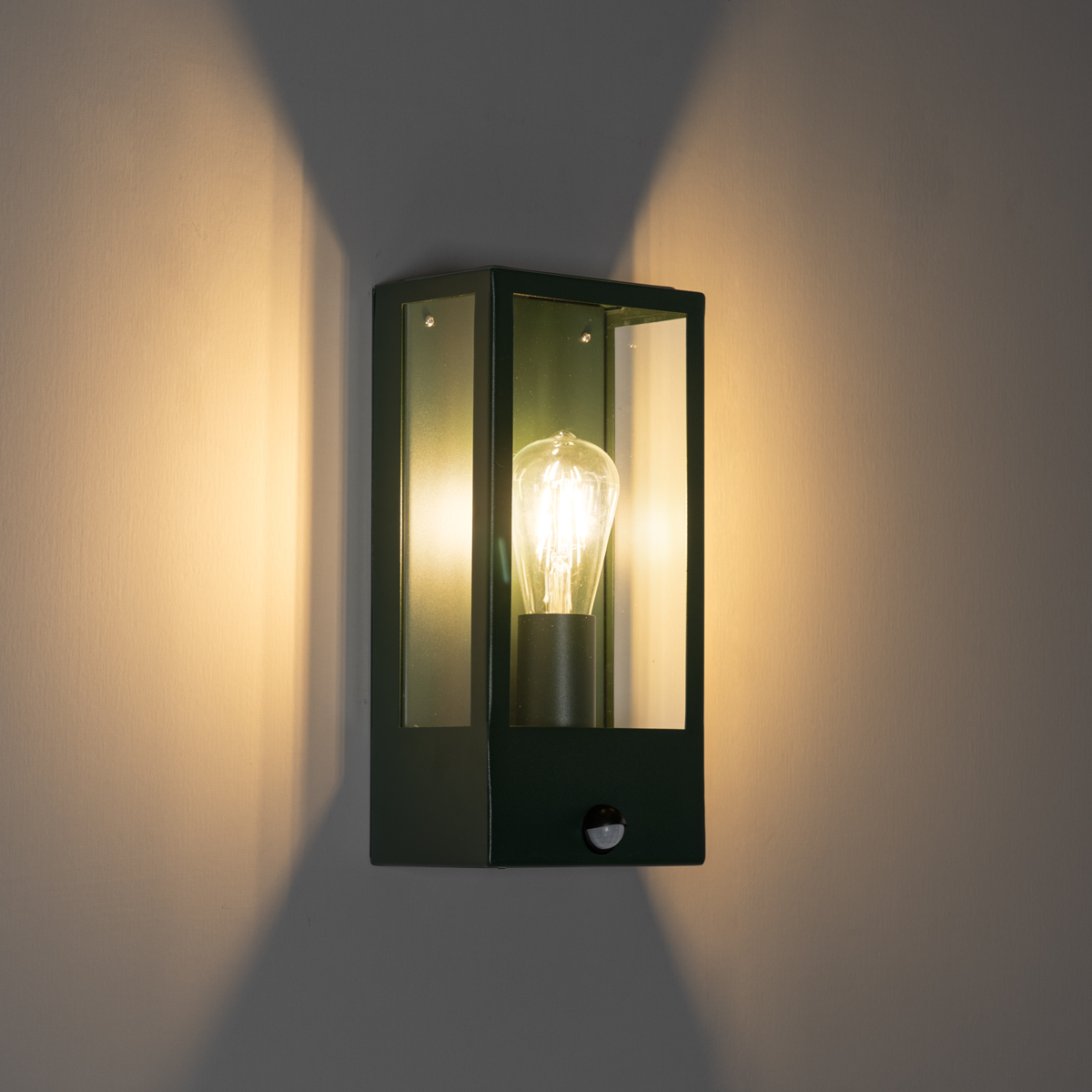 Lámpara de pared exterior verde oscuro con sensor de movimiento IP44 - Rotterdam