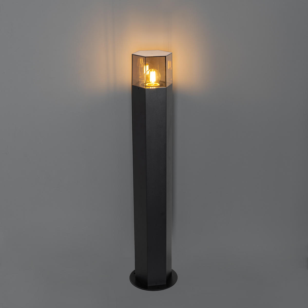 Lampadaire d'extérieur noir avec abat-jour fumé hexagonal 70 cm - Denmark
