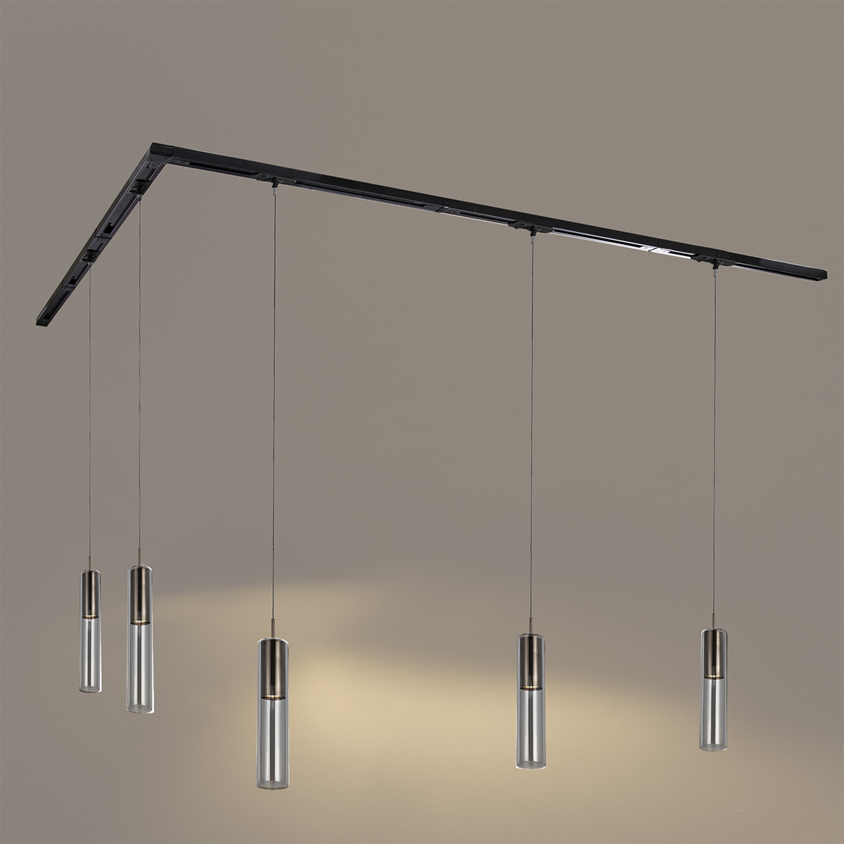 Système d'éclairage sur rail moderne avec 5 suspensions noires monophasées - Iconic Lloyd