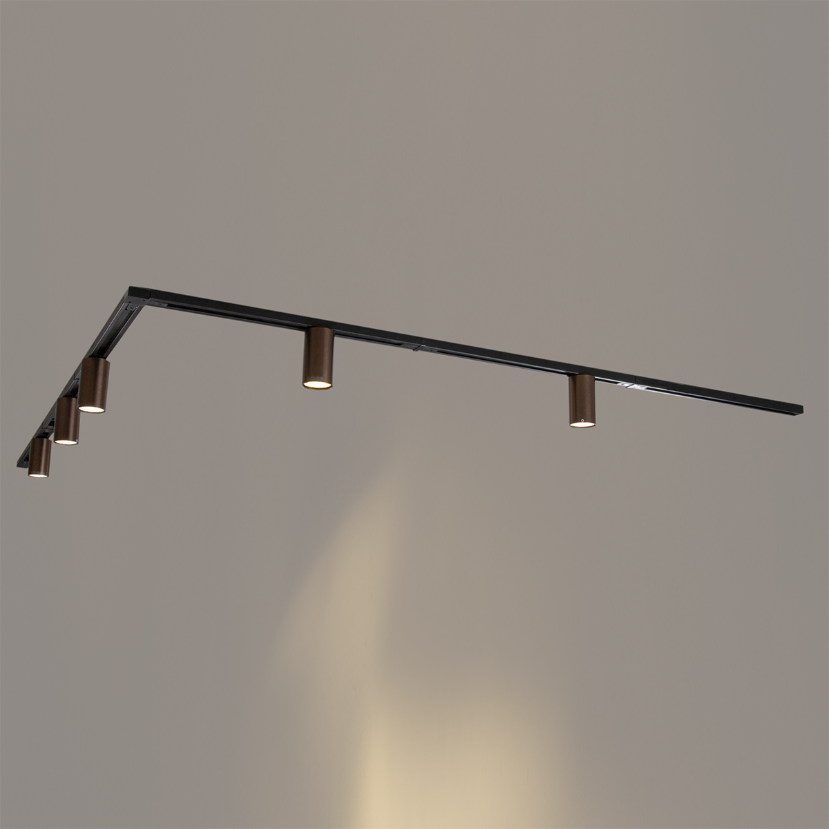 Modern Track Lighting System with 5 Spotlights Dark Bronze 1-Phase GU10 35mm - Iconic Ruby
