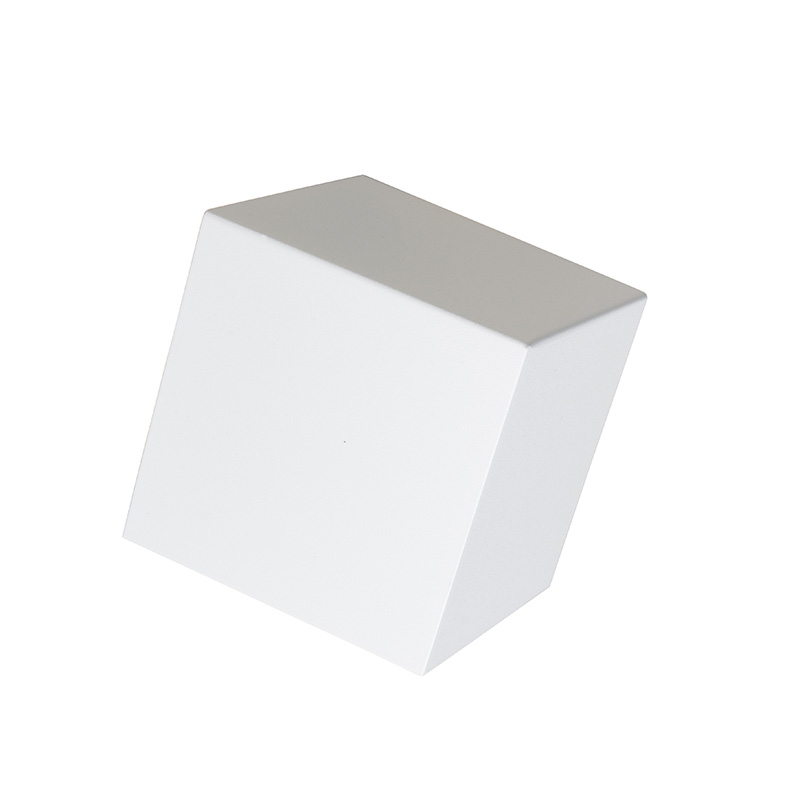 Uppsättning av två moderna vägglampor vit - kub