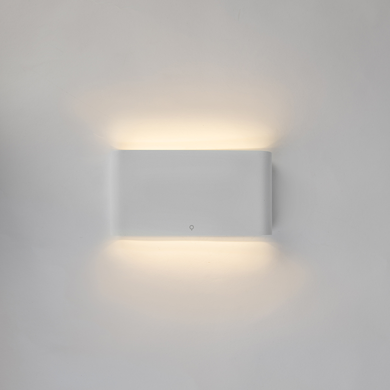 applique d'extérieur moderne blanche 17,5 cm avec led ip65 - batt