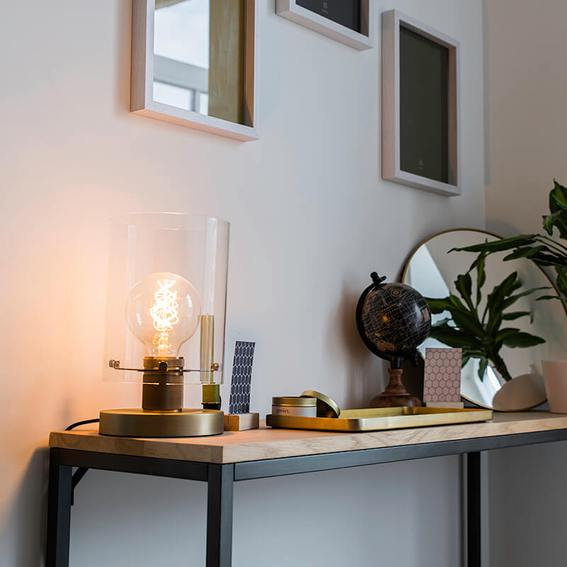 Scandinavische tafellamp brons met glas - Dome Scandinavische tafellamp brons met glas - Dome