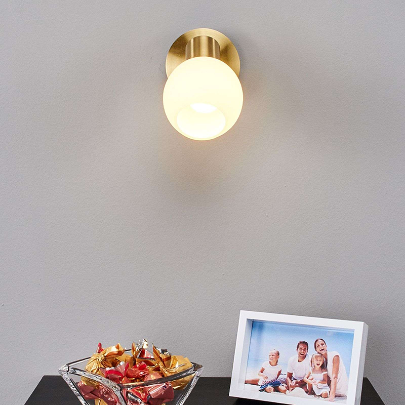 Klassieke wandlamp messing met opaal glas incl. LED - Elaina